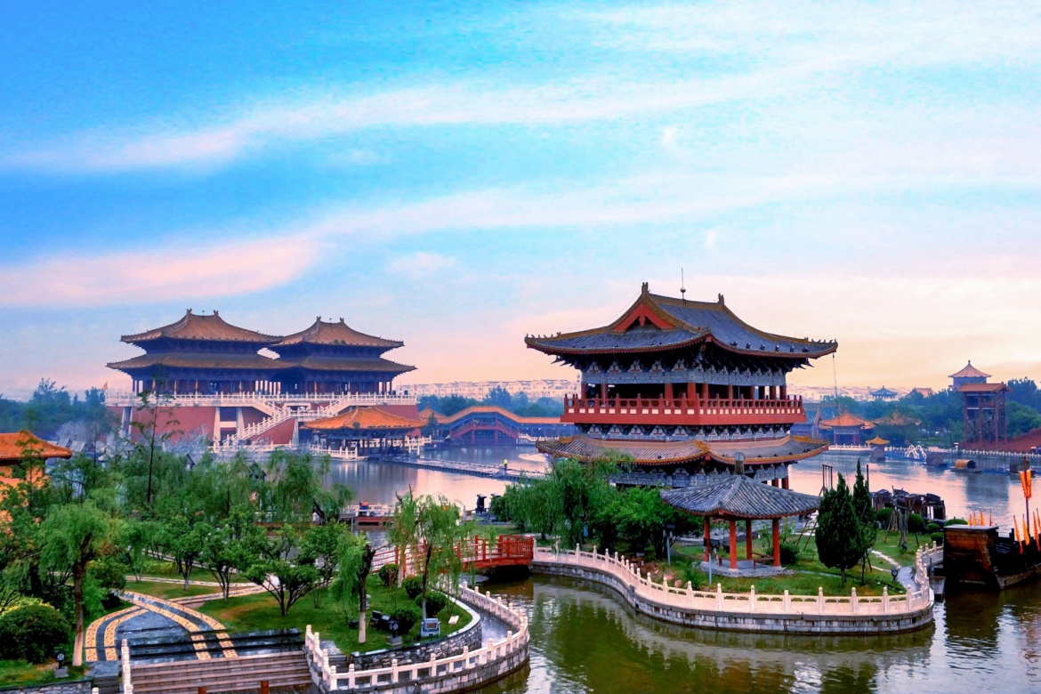 Qingming Riverside Landscape Garden